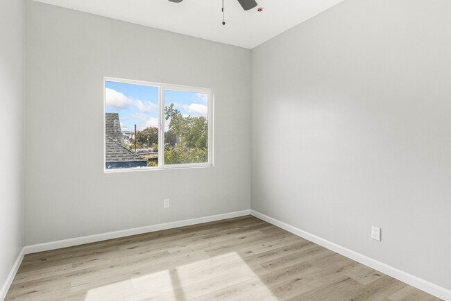 Building Photo - 2086 Kearney Ave