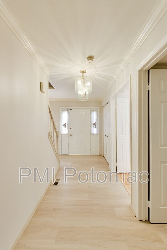 Building Photo - 14672 Brougham Way