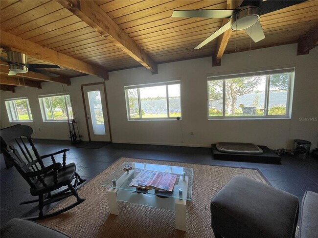 Building Photo - 879 S Terrace Dr
