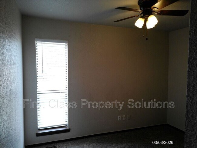 Building Photo - 1406 Mary Lee Ln