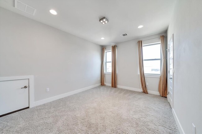 Building Photo - 6316 Bernia Dr