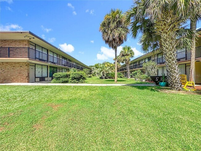 Building Photo - 7900 S Orange Blossom Trail