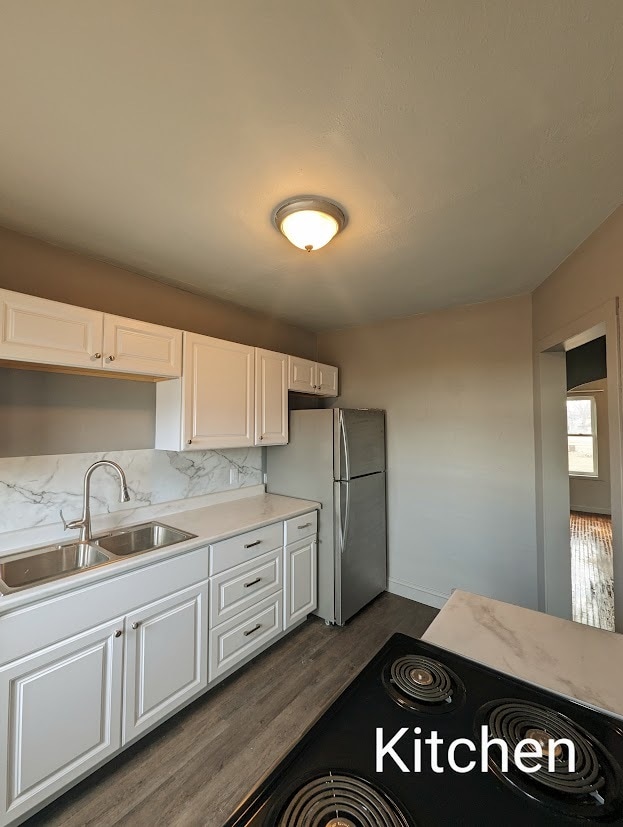 Building Photo - 407 E 6th St