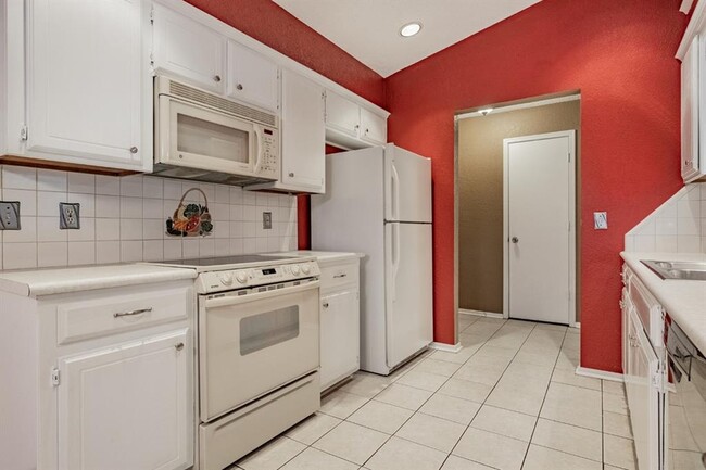 Building Photo - 2709 Pennington Ave