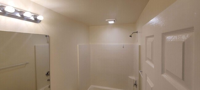 Building Photo - 1262 Garrett Way