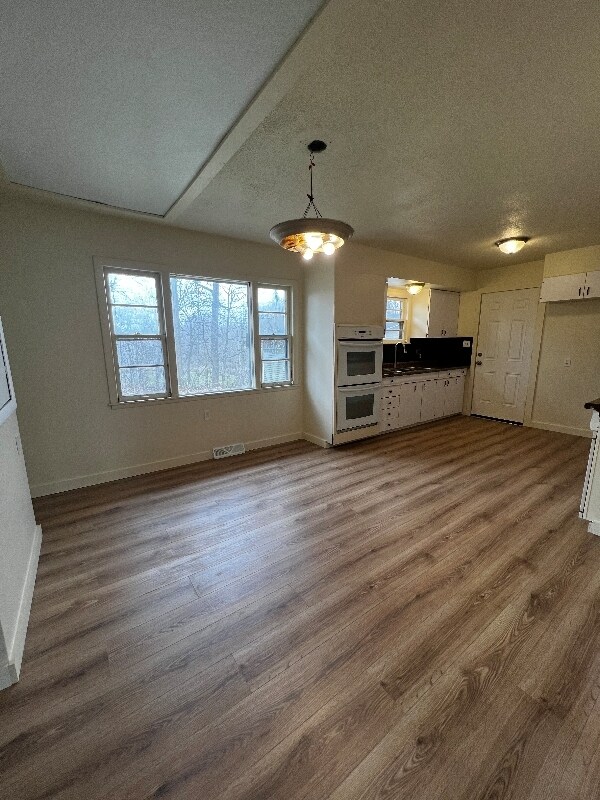 Building Photo - 2617 Vista Lake Dr