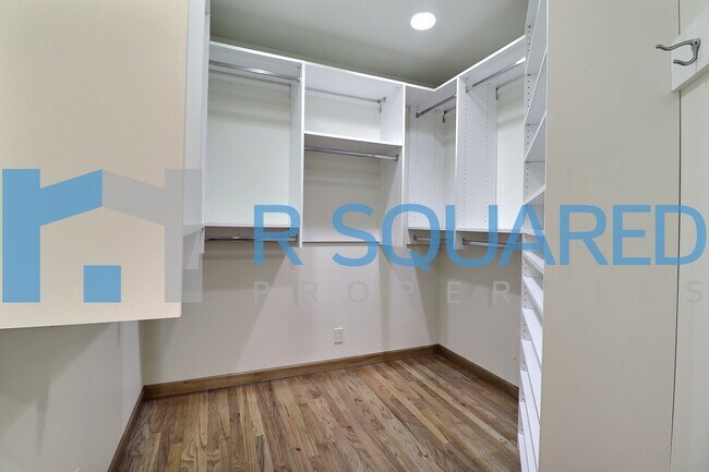 Building Photo - 307 Slater St