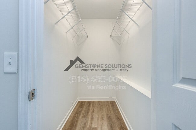 Building Photo - 5918 Stone Brook Dr