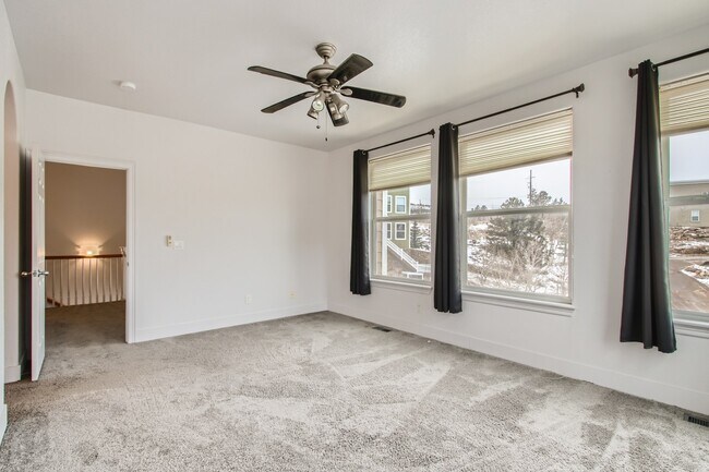 Building Photo - 799 Martin Dr