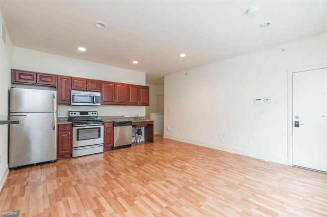 Primary Photo - 4 br, 2 bath Triplex - 1501 MASTER ST Unit...