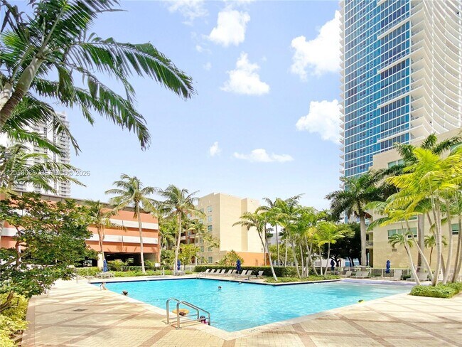 Building Photo - 2001 Biscayne Blvd