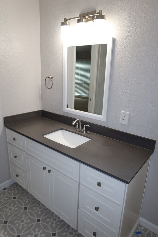 Building Photo - 7256 Havenside Dr