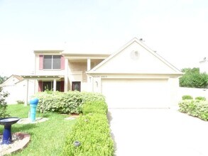 Building Photo - 5907 Deer Lake Dr