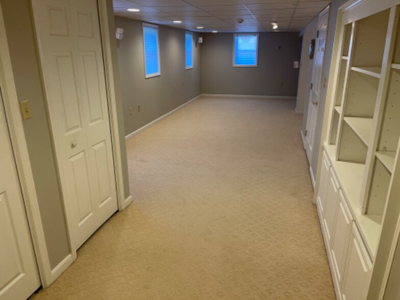 Building Photo - 17321 Amber Dr