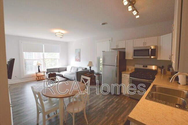 Primary Photo - 1112 Pleasant St