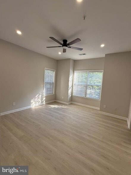 Building Photo - 1716 Lake Shore Crest Dr