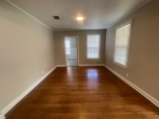 Building Photo - Broadmoor Gem! Move In Ready So Hurry!