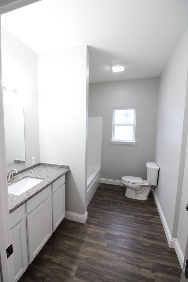 Building Photo - 204 Lacey Eden Ln