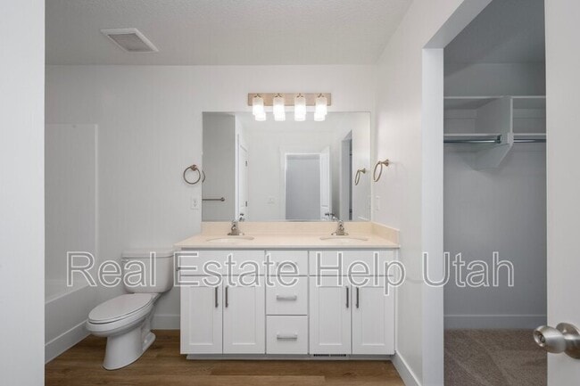 Building Photo - 281 W 1150 N