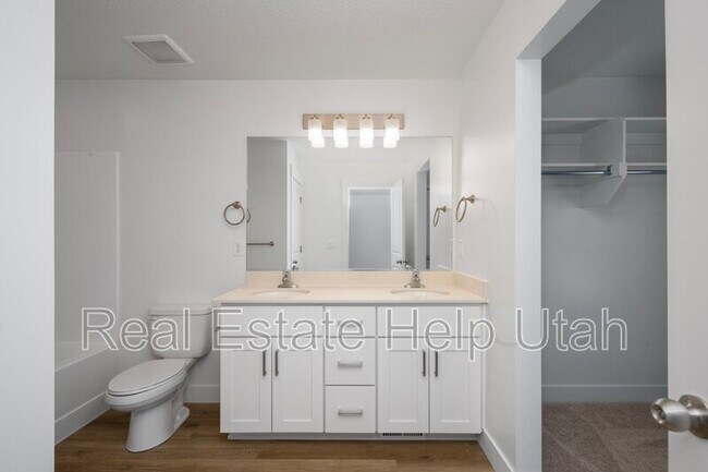 Building Photo - 285 W 1150 N