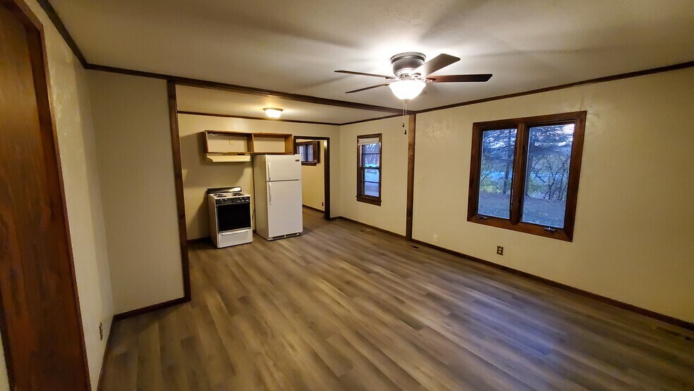 Building Photo - 7463 Dickman Trl