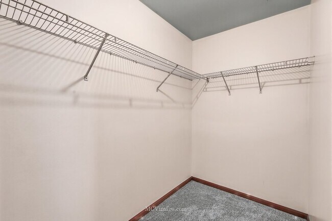 Building Photo - 2175 Dalewood Ct