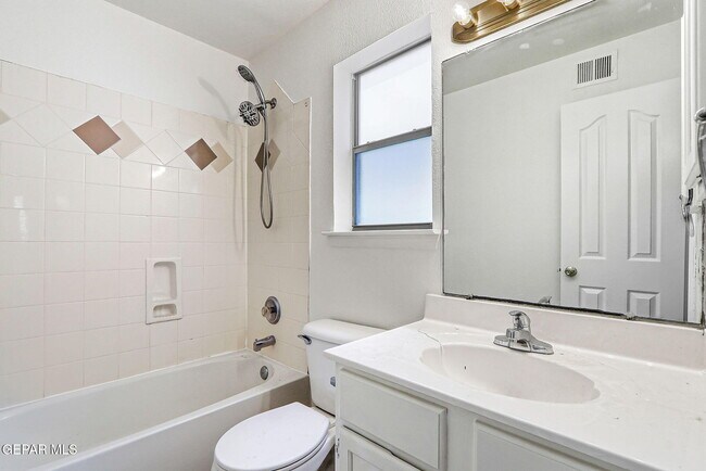 Building Photo - 3749 Leticia St