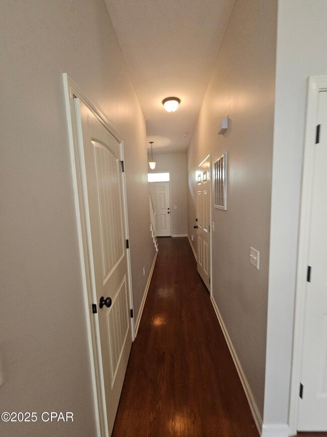 Building Photo - 7225 Quail Hollow Dr