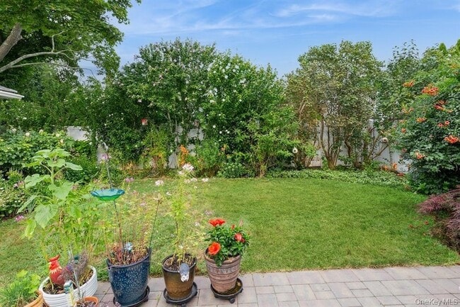 Building Photo - 109 Roosevelt Ave