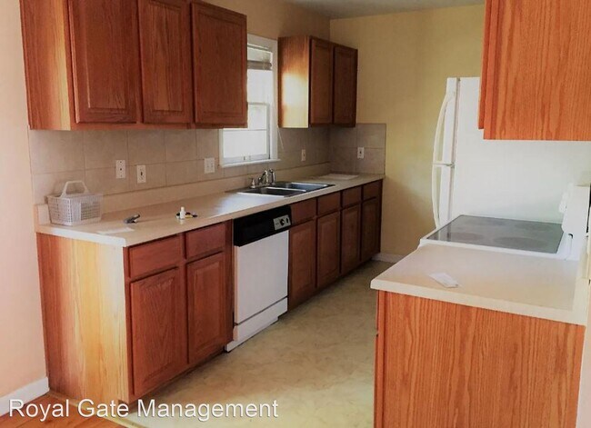 Building Photo - 3 br, 1 bath House - 8716 W 70th Terrace
