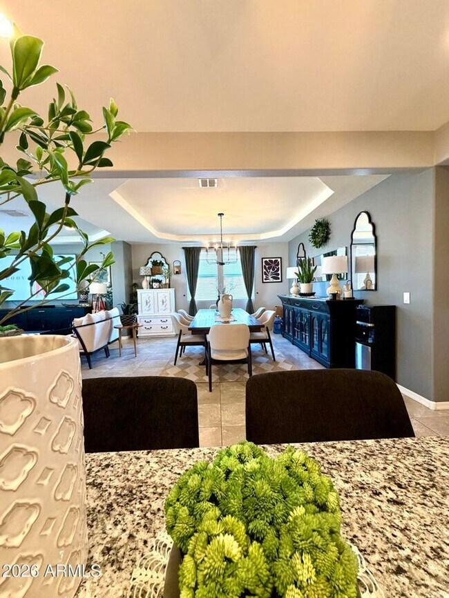 Building Photo - Laveen Beauty