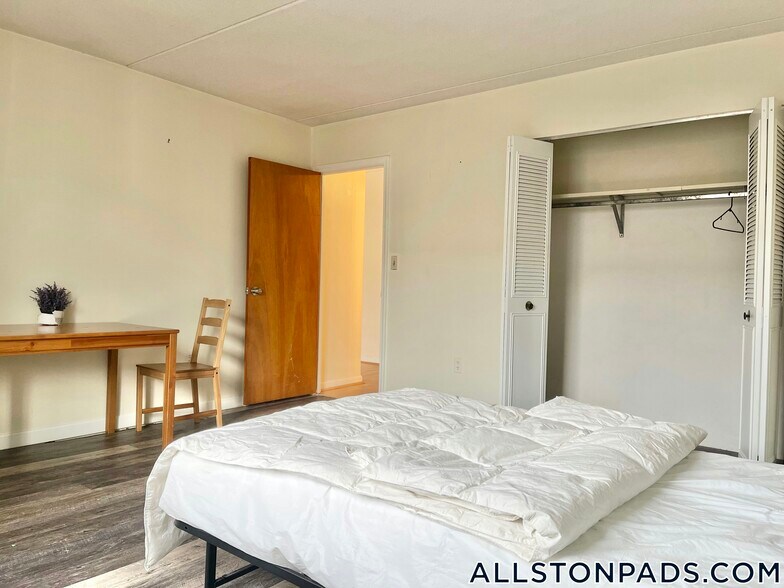 Building Photo - 80 Gardner St