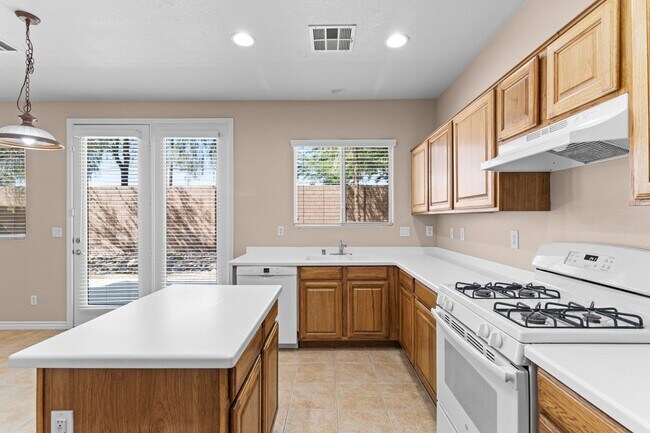 Building Photo - NW!! GATED!! Playground!!!Low maintenance ...