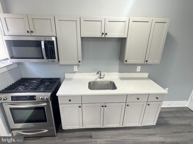 Building Photo - 3400 Elmley Ave