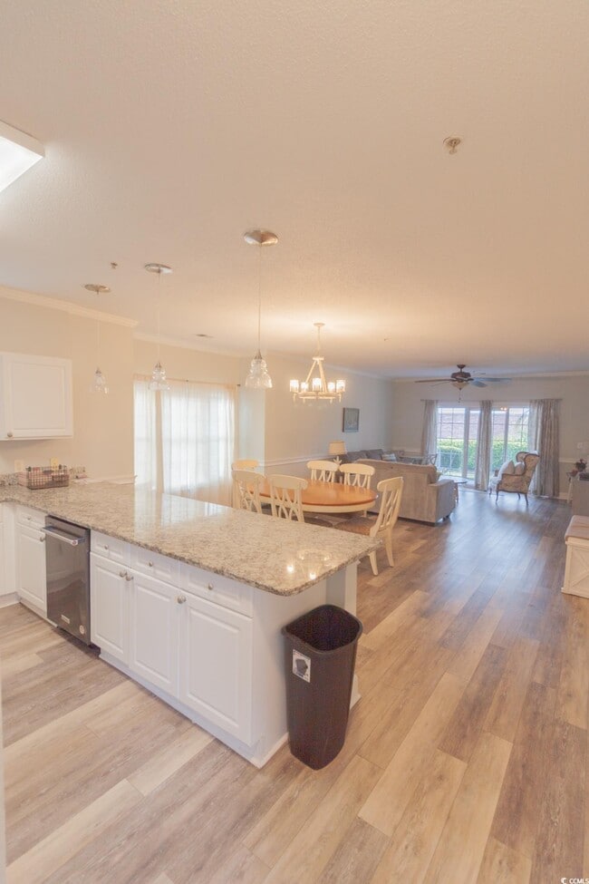Building Photo - 4835 Carnation Cir
