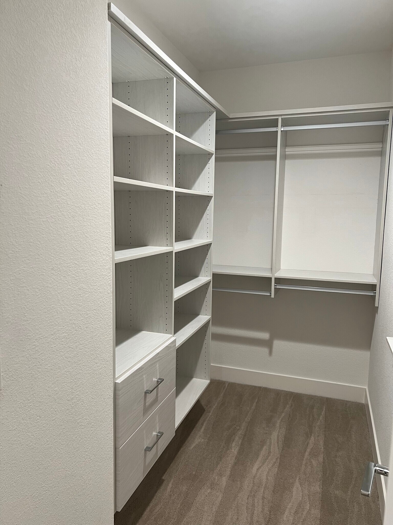 Building Photo - 857 Barney Cmn