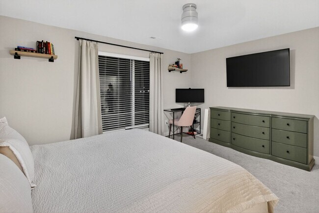 Building Photo - 16370 Alzere Pl