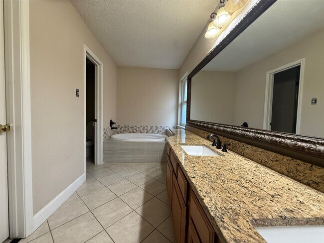 Building Photo - 2131 Greencove Ln