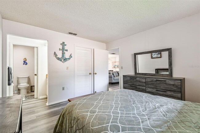 Building Photo - 7433 Greystone Dr