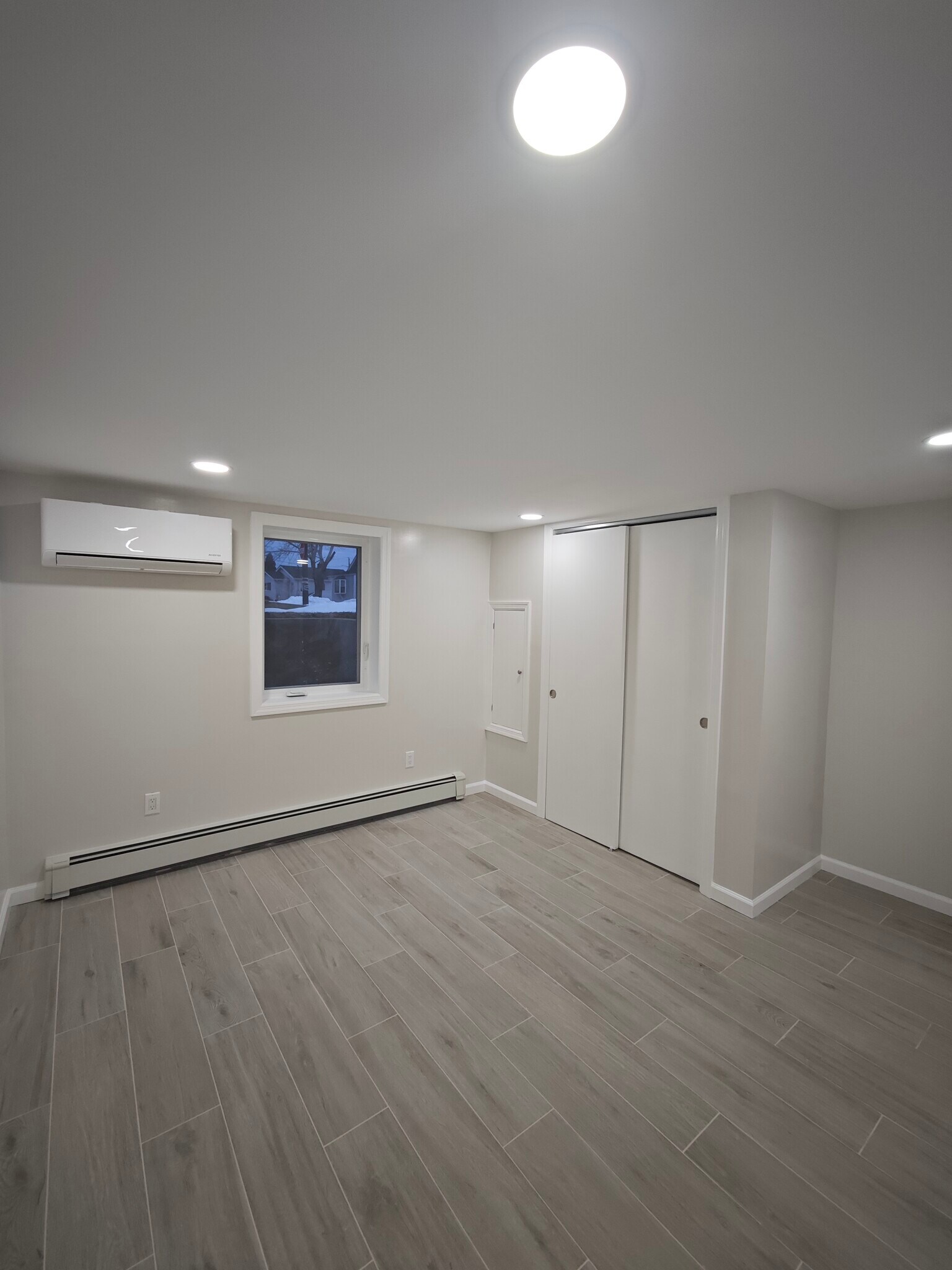 Building Photo - 431 Staples St