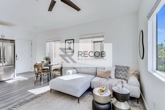 Building Photo - 4506 Moraga Ave