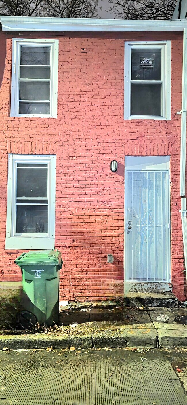 Building Photo - 120 S Carlton St