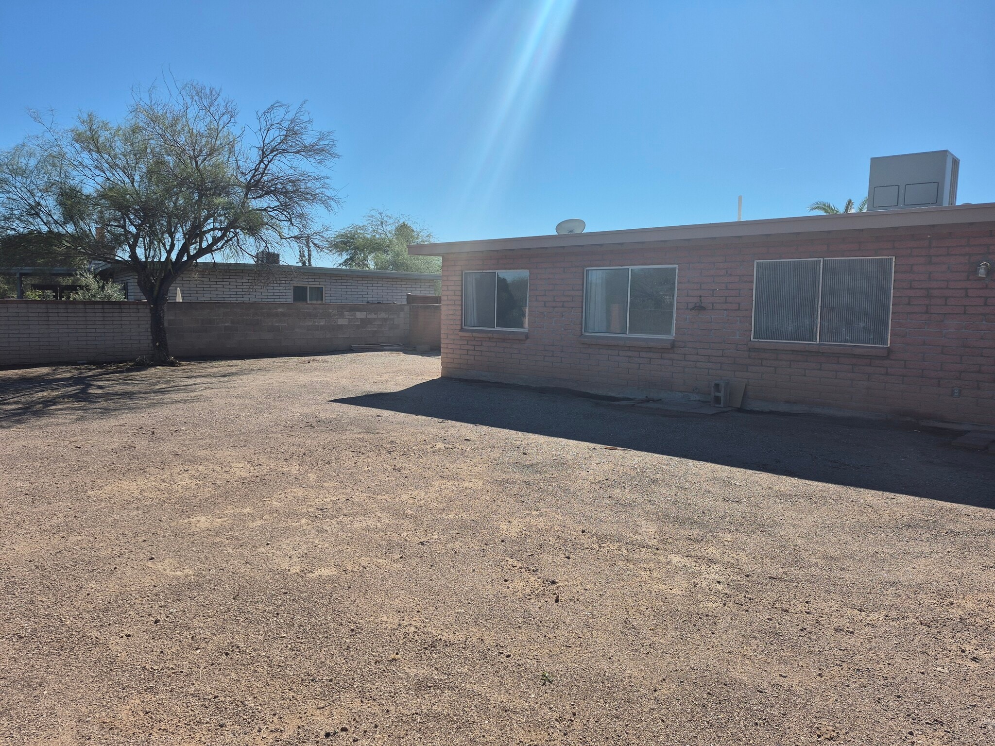 Building Photo - 3068 W Wyoming St