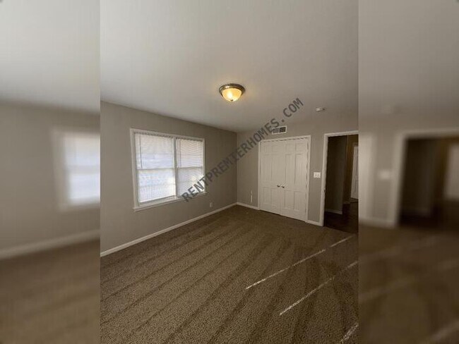 Building Photo - 3903 N Aydelotte Ave