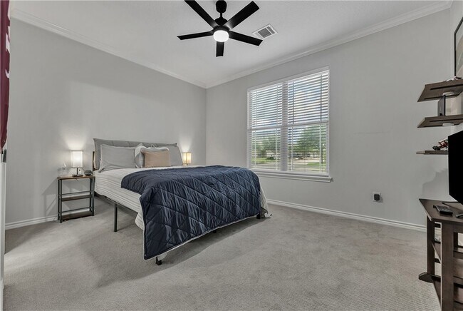 Building Photo - 3800 Black Hawk Ln