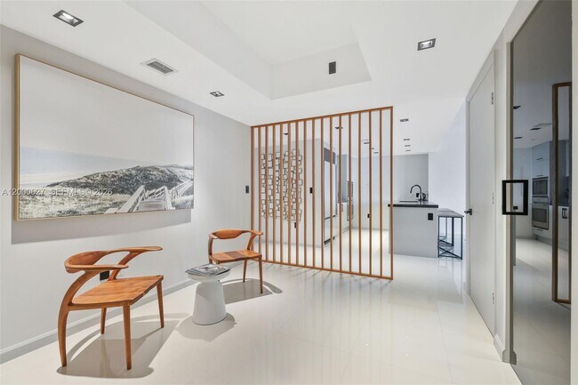 Building Photo - 465 Brickell Ave