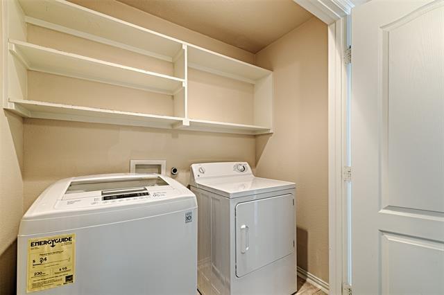 Building Photo - 2326 Stutz Dr