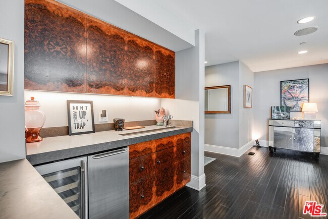 Building Photo - 2962 Valmere Dr