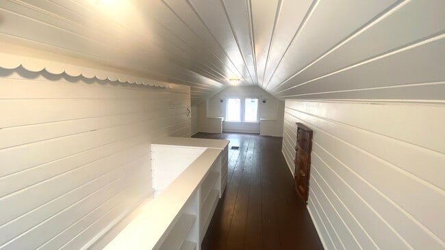 Building Photo - 3 Bedroom, 1 Bath Single Family House