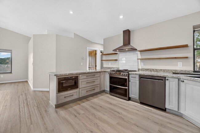 Building Photo - 546 Deer Horn Ct